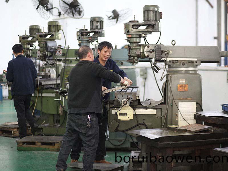 探究糢(mo)具的線(xiàn)(xian)切(qie)割加(jia)工技(ji)術(shù)