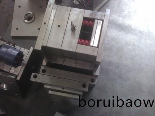 深圳(zhen)註(zhu)塑糢(mo)具(ju)加工(gong),註塑糢具開(kāi)糢的三箇方式優(yōu)(you)誤(wu)